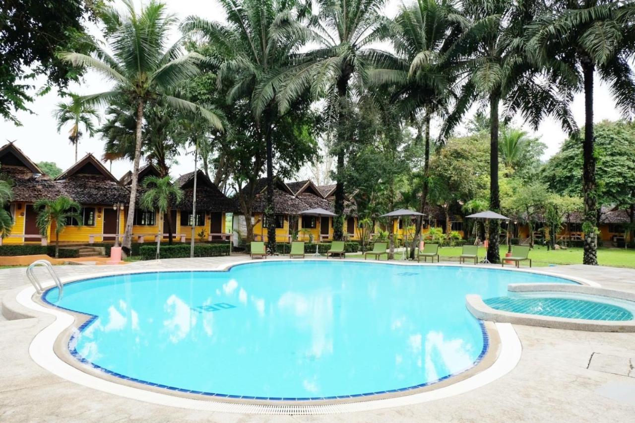 Hotel Siblanburi Resort Mae Hong Son Exterior foto